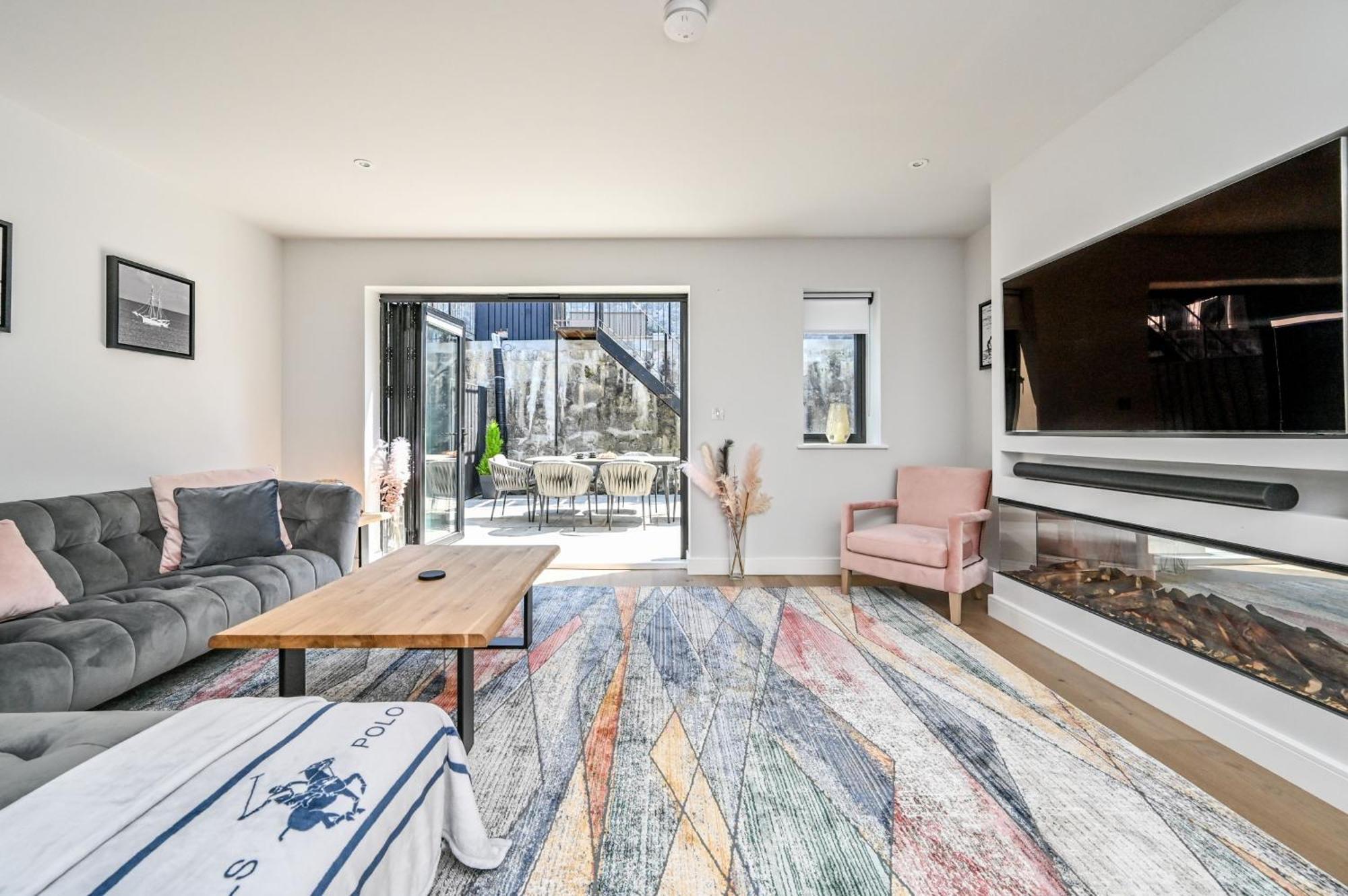1 The Nest - Luxury Modern House Nr Beach & Bars With Sea Views & Free Parking Villa Charlestown  Eksteriør billede